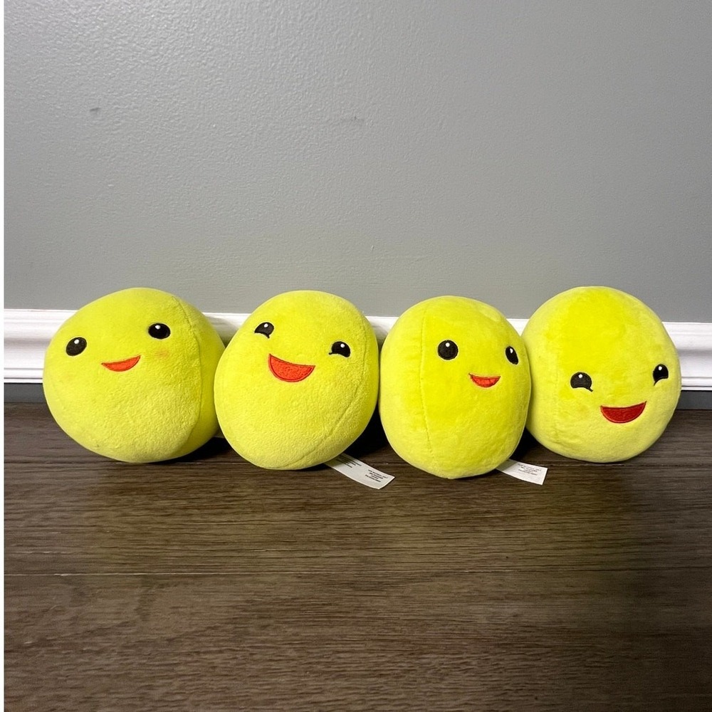 Set of 4 Green Pea Plush Stuffed Animal Toys Smiling Vegetable Replacement Mini